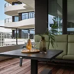 Huswell - Experience Coastal Luxury At Ostenda