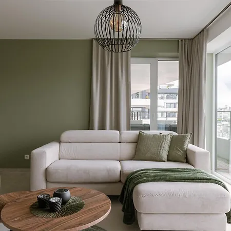 Huswell - Experience Coastal Luxury At Ostenda