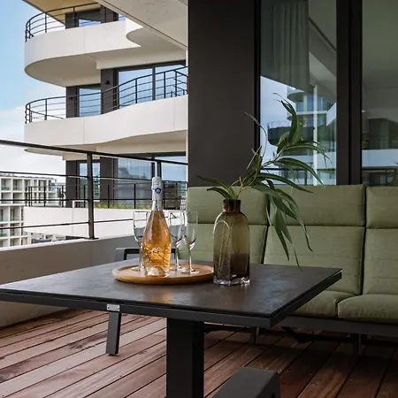 Huswell - Experience Coastal Luxury At Ostende