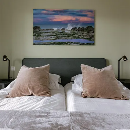 Huswell - Experience Coastal Luxury At Apartment