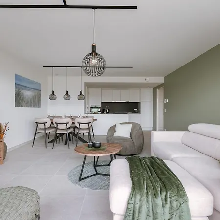 Huswell - Experience Coastal Luxury At Appartement