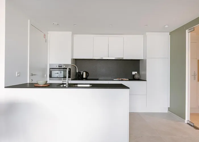 Huswell - Experience Coastal Luxury At Apartment *