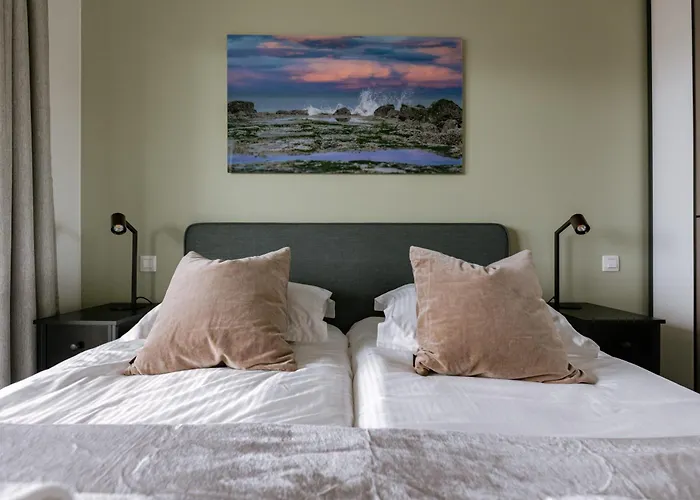 Huswell - Experience Coastal Luxury At Apartment